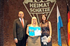 Heimatminister Albert Füracker und Kunstministerin Prof. Dr. med. Marion Kiechle prämieren 100 Heimatschätze